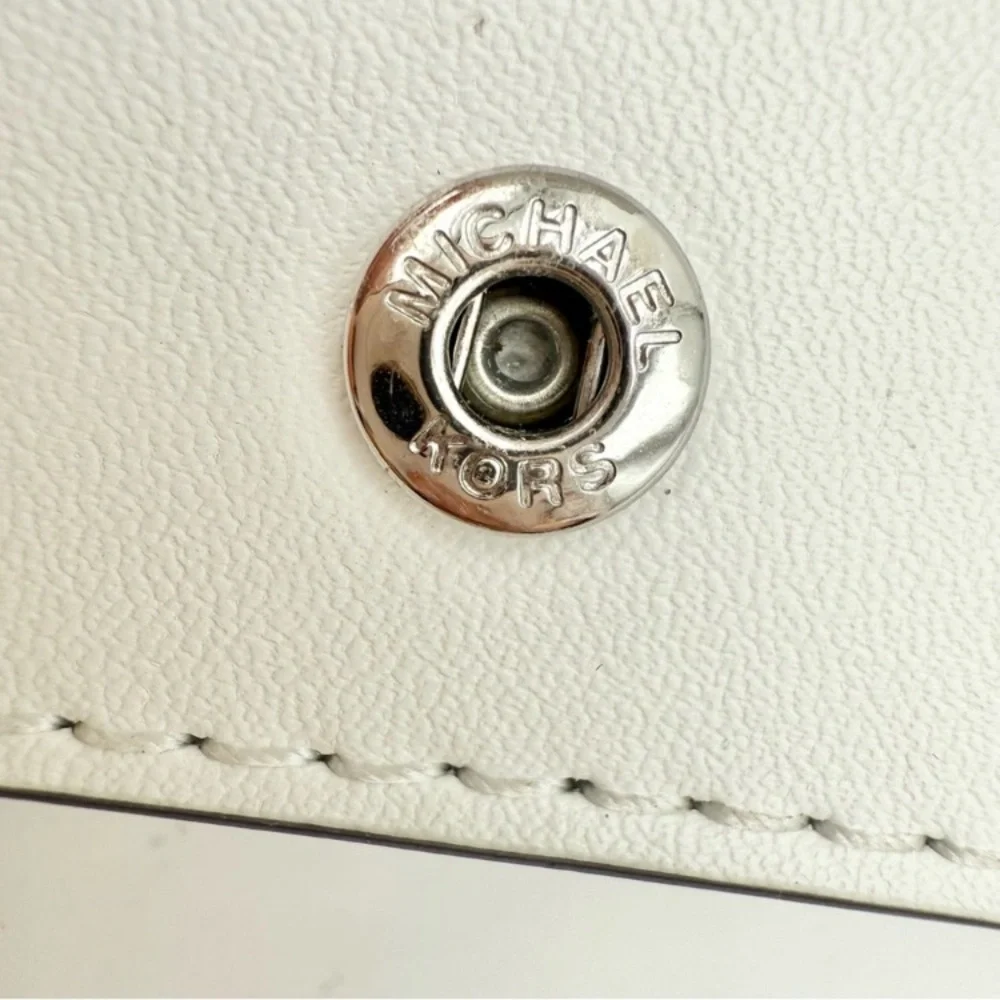 NWT Michael Kors Carson Small Pebbled Leather Wallet